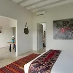 Room & Vespa 2