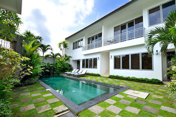 Guest house & Vespa 2 2*