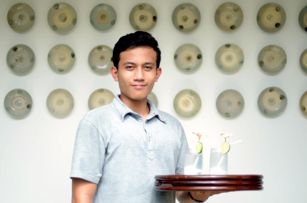 & Vespa 2 Wisma tamu